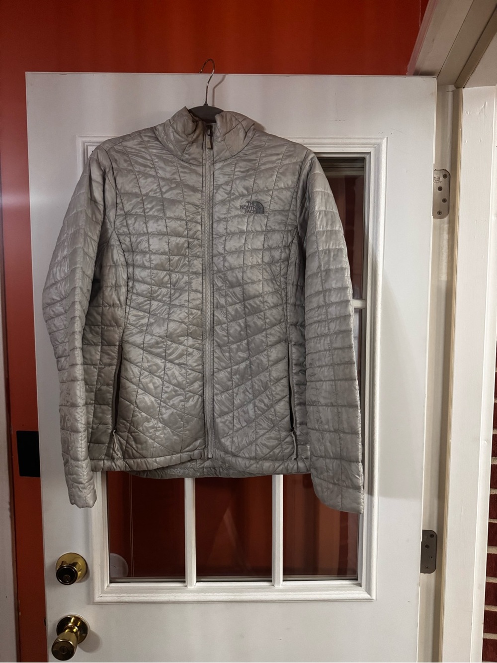 The North Face Women’s Light Silver Quilted Insulated Puffer Jacket